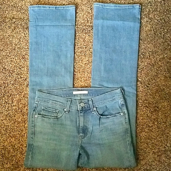 Levi's Women's Size 4 Classic Bootcut Jeans - Picture 3 of 5